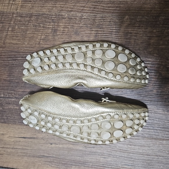 Louis Vuitton Gold Driving Moccasins 37 - Picture 2 of 6